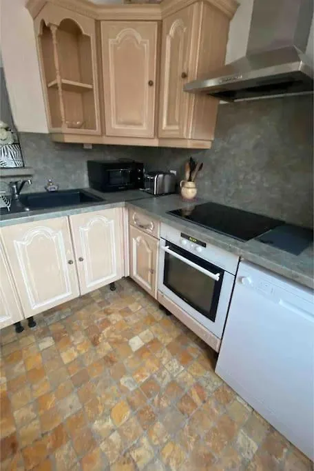 Grasse : Centre Ville Superbe Appartement 2 Chambres 0*,